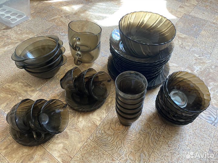 Тарелки, чашки, салатники, стаканы
