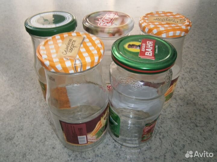 Банки стеклянные с завинчивающимися крышками
