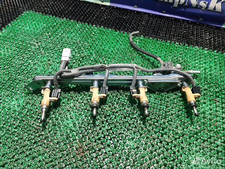 Топливная рейка правая Toyota Land Cruiser