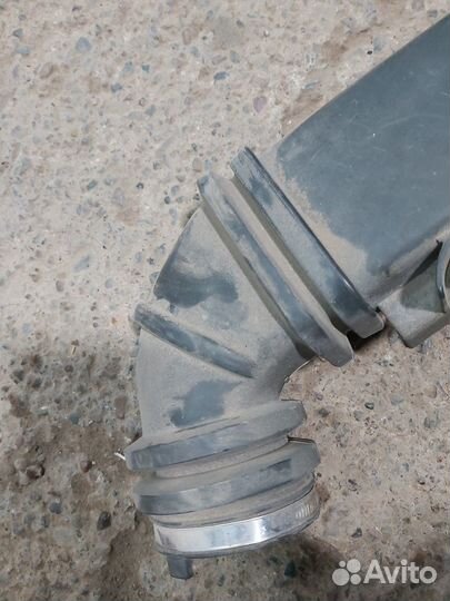 Патрубок воздушного фильтра Mercedes-Benz W210