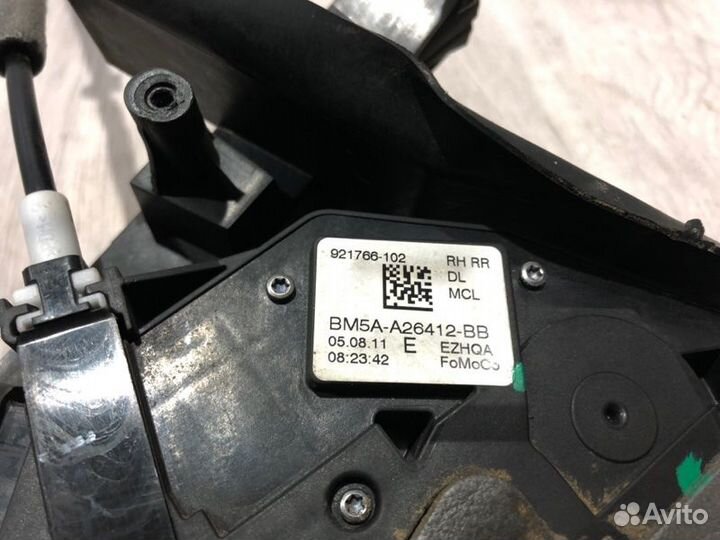 Замок двери задний правый Ford Focus 3 pnda 2011