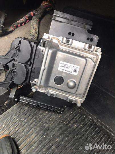 Блок управления двигателем эбу LADA kalina 1