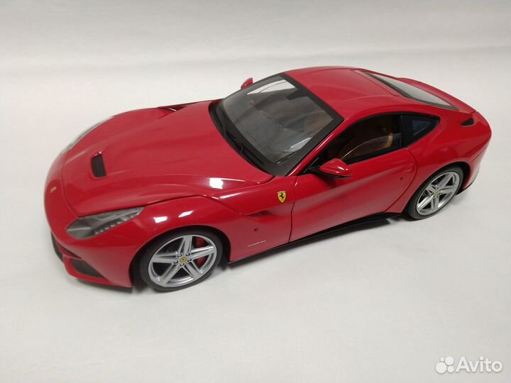 1:18 Ferrari F12 (HotWheels Elite)