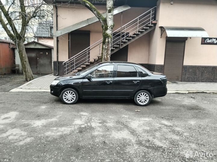 LADA Granta 1.6 МТ, 2012, 200 800 км