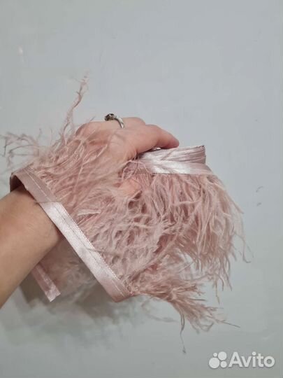 Перья страуса на ленте