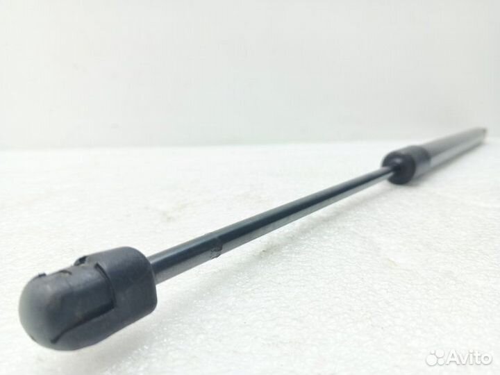 Амортизатор двери багажника Volkswagen Tiguan 2