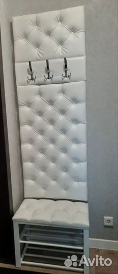 Вешалка и банкетка