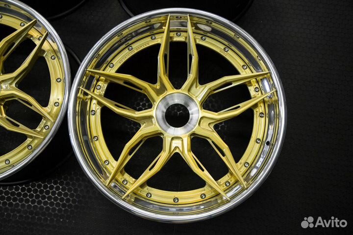 Кованые диски GT Forged R21 на Porsche Cayenne