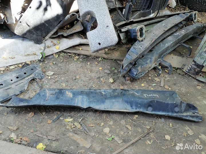 Накладка передней панели Nissan teana j31