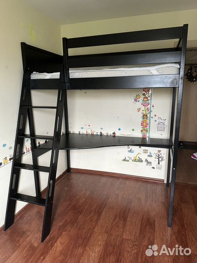 Детская кровать с рабочим местом