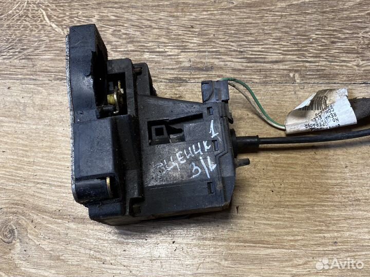 Renault scenic 1 задний левый замок двери