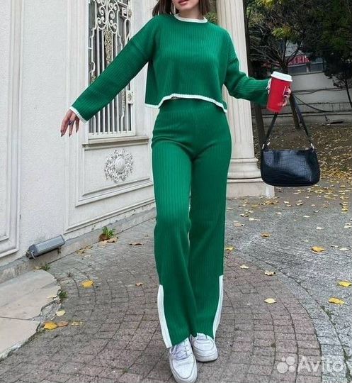 Спортивный костюм женский