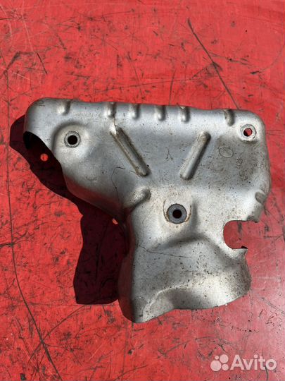 Экран тепловой Сандеро Степвэй 2014г K7MF710