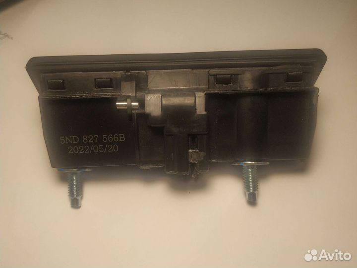 Кнопка замка багажника 5N0827566B VW, Audi, Skoda