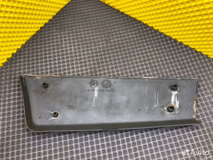 Накладка задняя правая Mercedes-Benz 190E W201