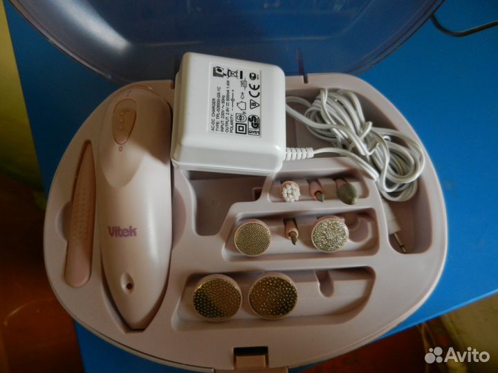 Маникюрно-педикюрный набор vitek VT-2204 PK б/у
