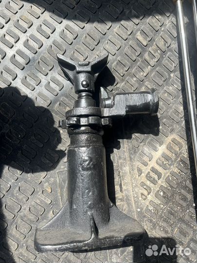 Домкрат винтовой УАЗ