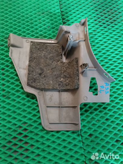 Накладка стойки левая Nissan Maxima A33