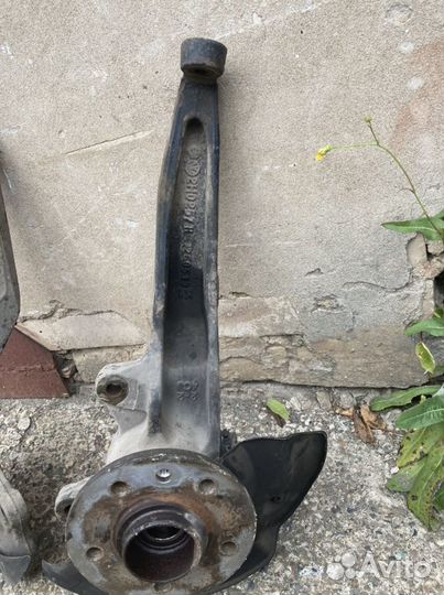 Кулак правый Volkswagen Amarok