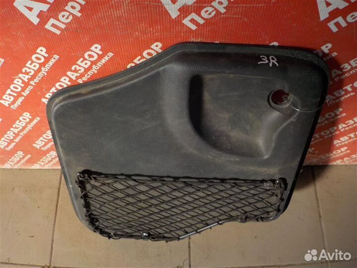 Обшивка двери багажника задняя правая LADA Largus