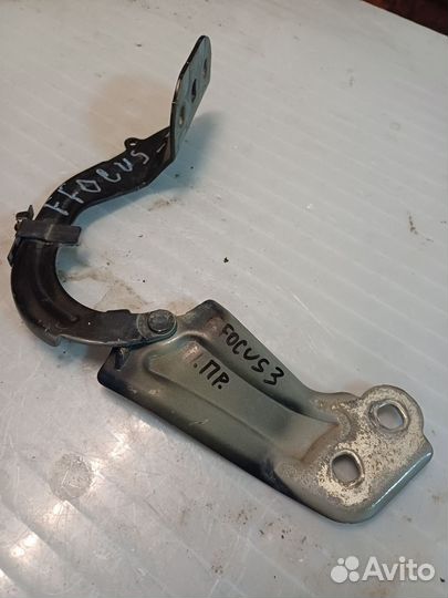 Петля капота правая на Ford Focus 3 2012 г