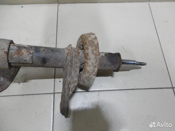 Кулак поворотный передний правый Nexia 1995-2016