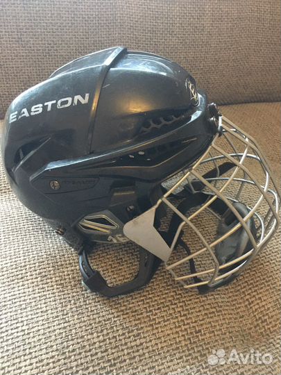 Хоккейный шлем