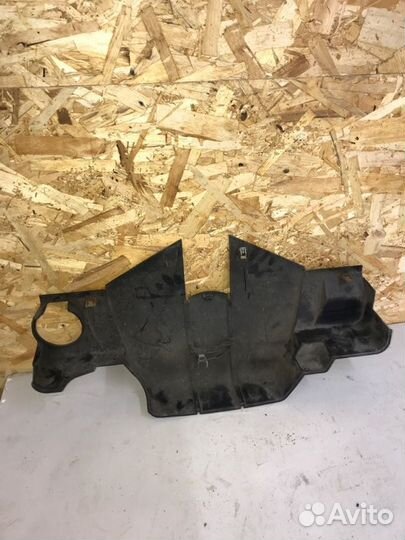 Декоративная крышка двигателя Mercedes-Benz