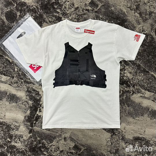 Футболка Supreme x TNF Tee
