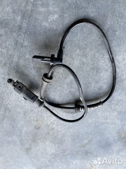 Датчик ABS Nissan