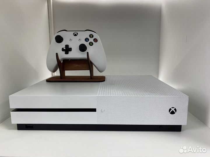 Xbox one s 1tb + игры