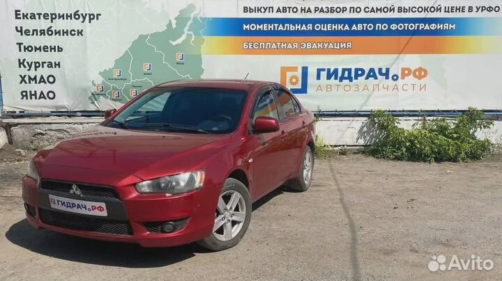 Кнопка стеклоподъемника заднего правого Mitsubishi Lancer X (CY) 8608A066