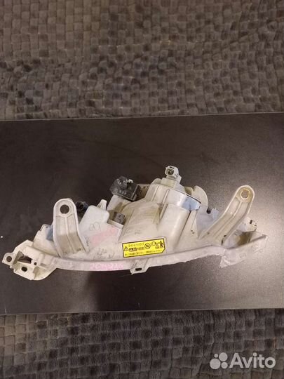 Фары toyota bb ксенон