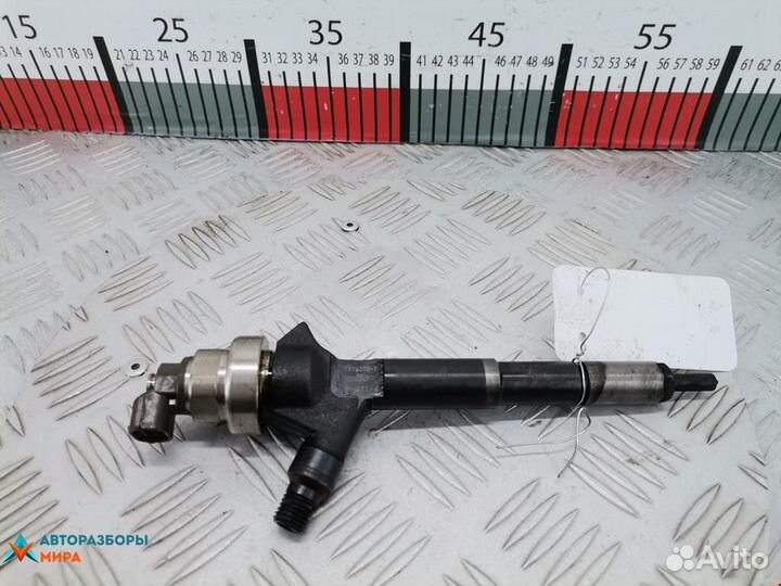 Форсунка Opel Zafira Family рест. 2012 13524683