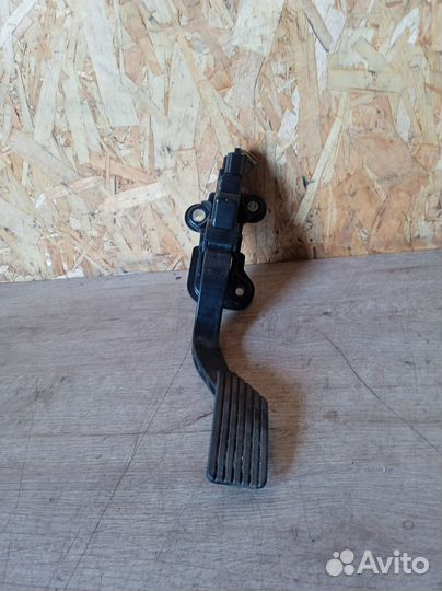 Педаль газа электрическая Citroen C-Crosser