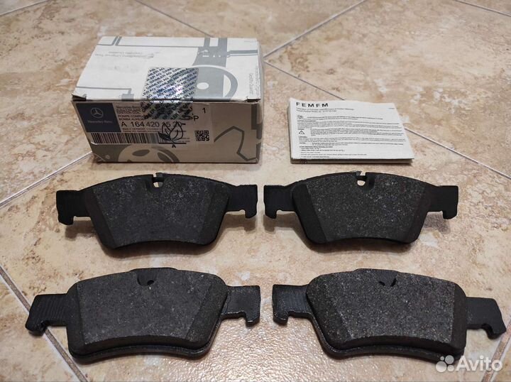 Колодки тормозные передние Mercedes-Benz