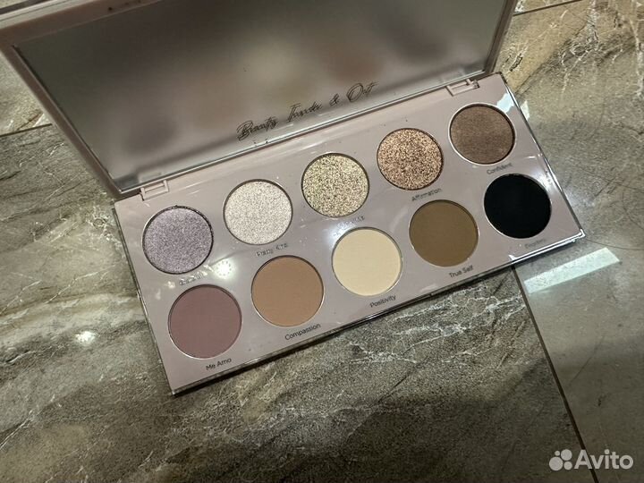 Палитра теней Dominique