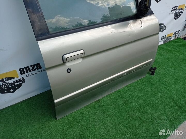 Дверь передняя правая R