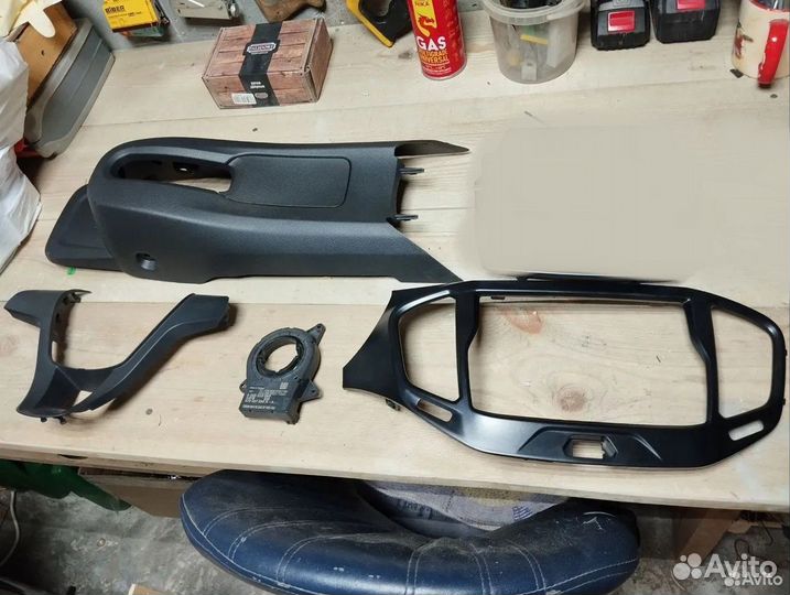 Для весты (тоннель ручника, рамка магнитолы, накла