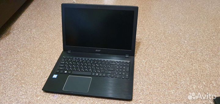 Acer travelmate p259 i5-7200u/8GB/ssd240
