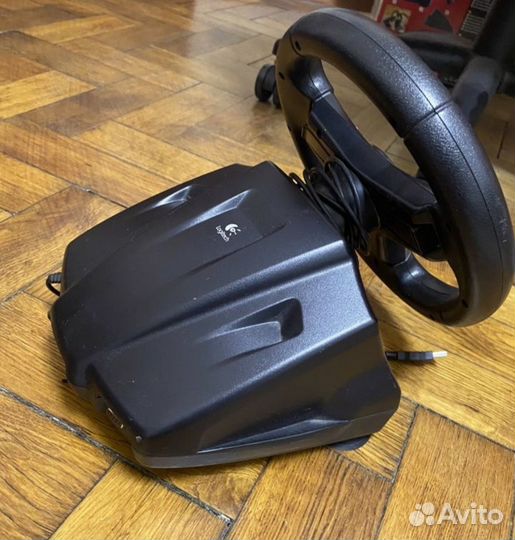 Игровой руль logitech