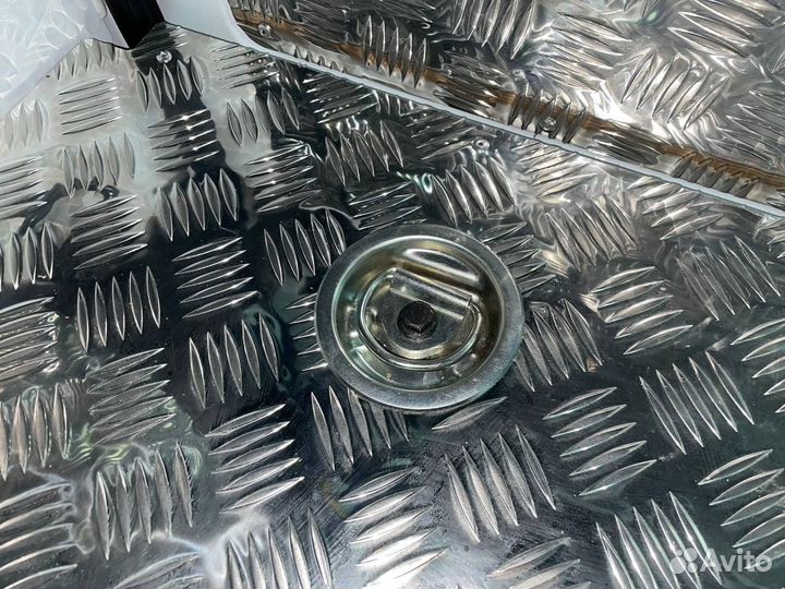 Обшивка кузова фургона Ford Transit