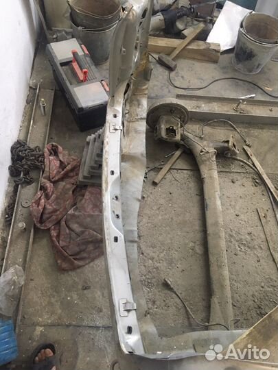 Крыло заднее правое (четверть) гранта FL