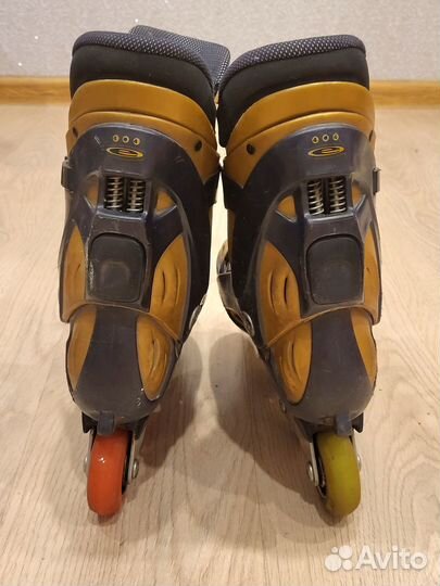 Роликовые коньки