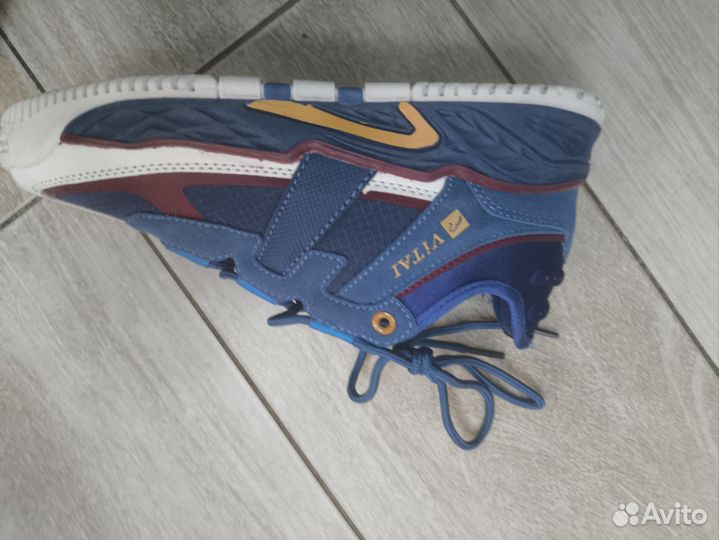 Кроссовки детские