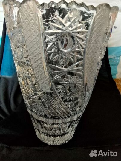 Хрустальная ваза