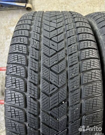 Pirelli Scorpion Winter 275/40 R22