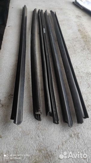 Уплотнитель стекла бархотка Renault Logan задние