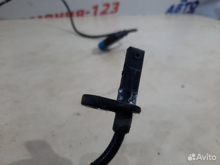 Датчик ABS задний правый Mercedes Gla180 X156