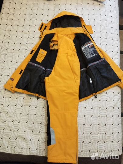 Женский горнолыжный костюм